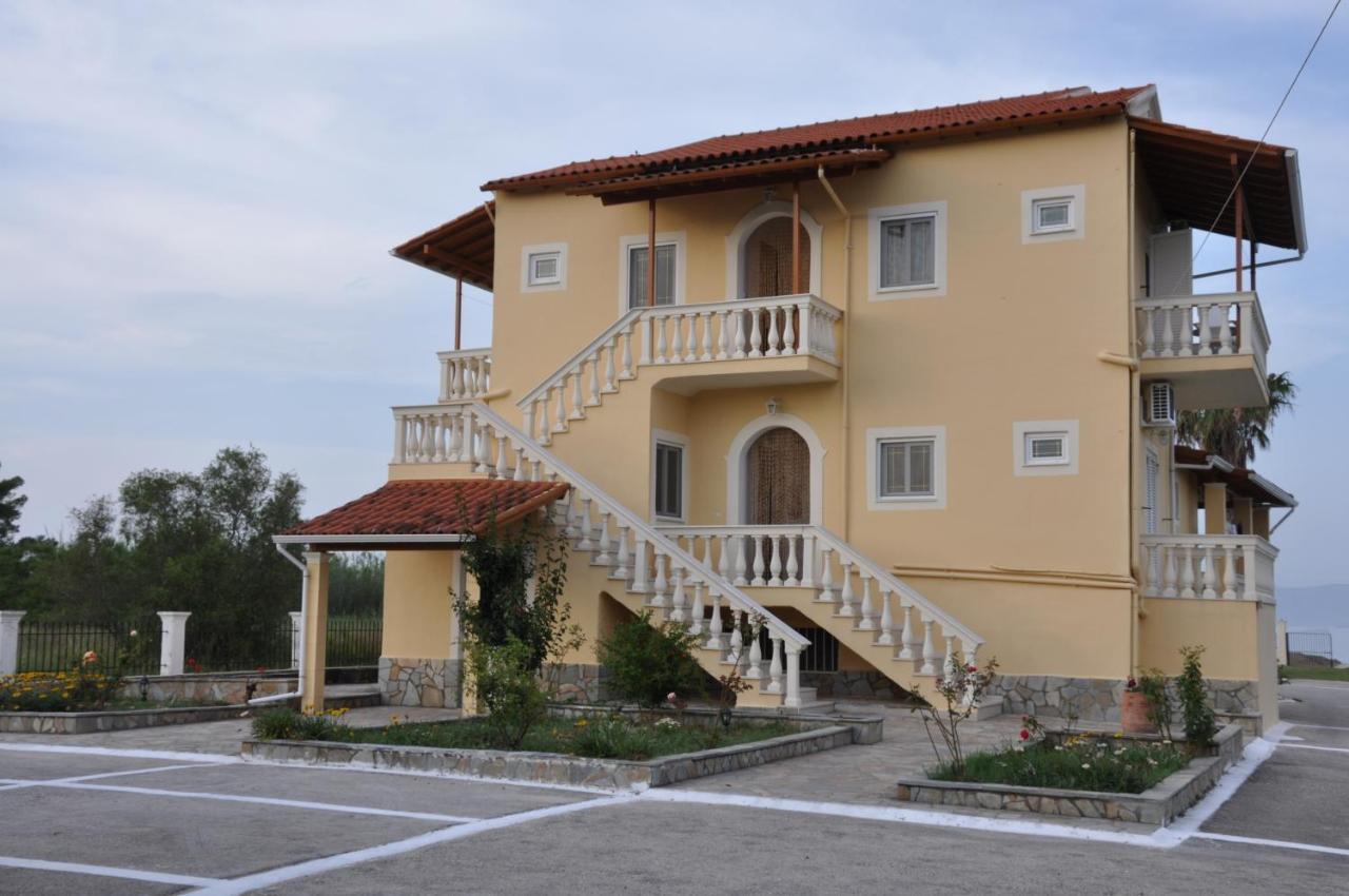 Neptune Resort Kavos Luaran gambar